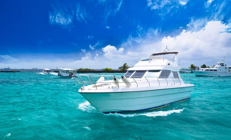 Sightseeing and shopping Yacht