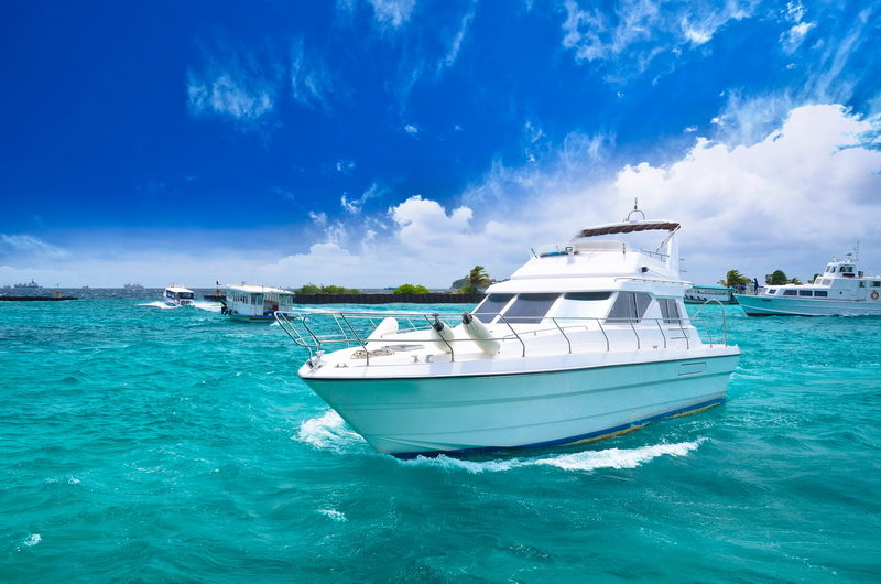 Sightseeing and shopping Yacht